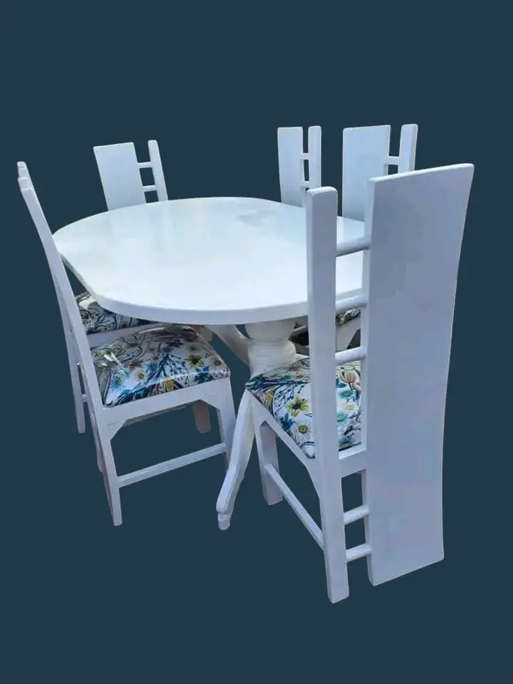 Dinning set  (6 seater, Natural mahogany colour)