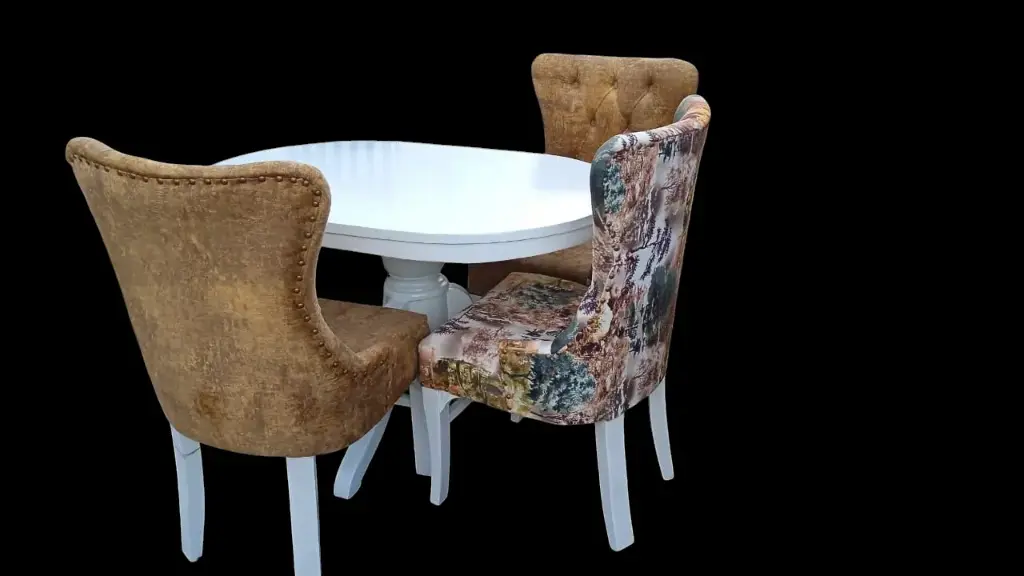 Dinning table  (4 seater, Natural mahogany colour)