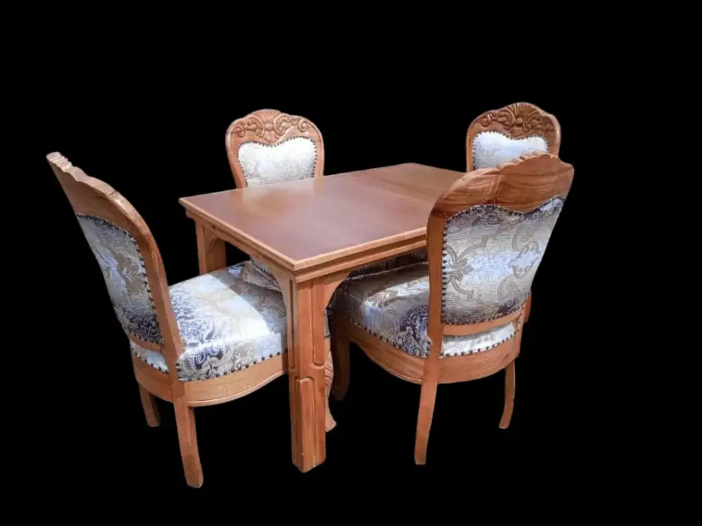 Dinning table  (4 seater, Natural mahogany colour)