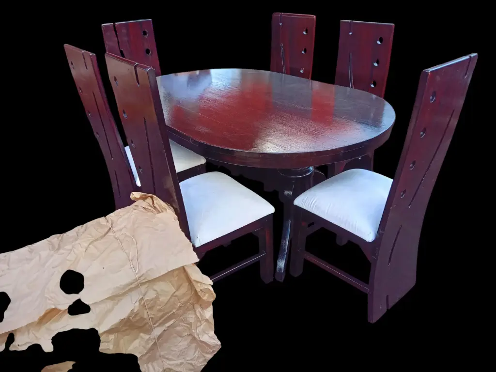 Dinning set  (6 seater, Natural mahogany colour)