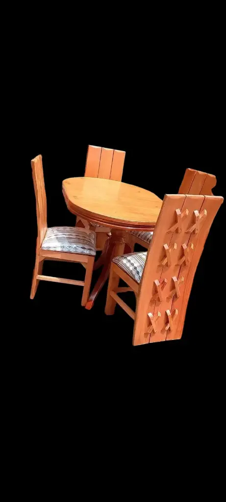 Dinning set  (4 seater, Natural mahogany colour)