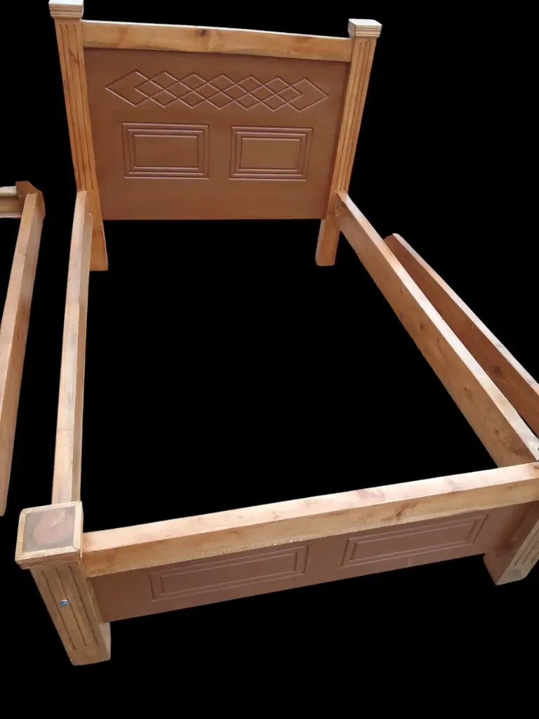 King-size bed (5×6, Natural mahogany colour)