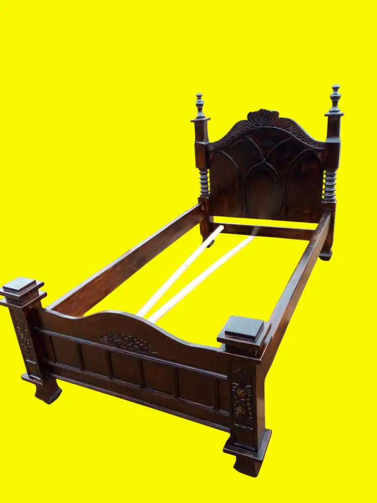 King-size bed (5×6, Natural mahogany colour)