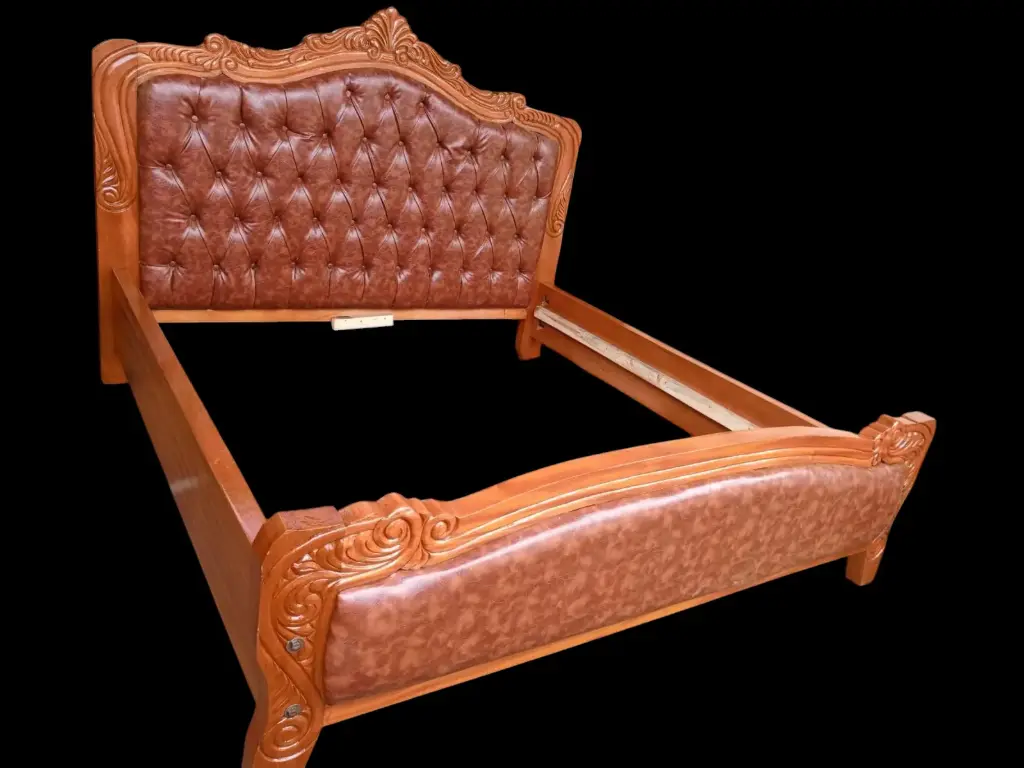 King-size bed (5×6, Natural mahogany colour)