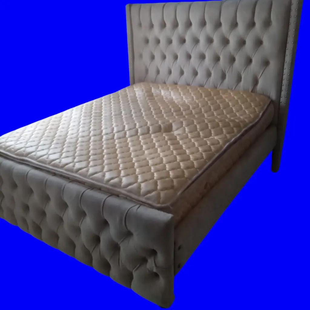 King-size bed 