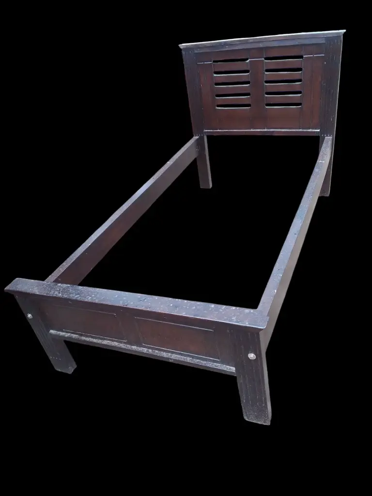 King-size bed  (5×6, Natural mahogany colour)