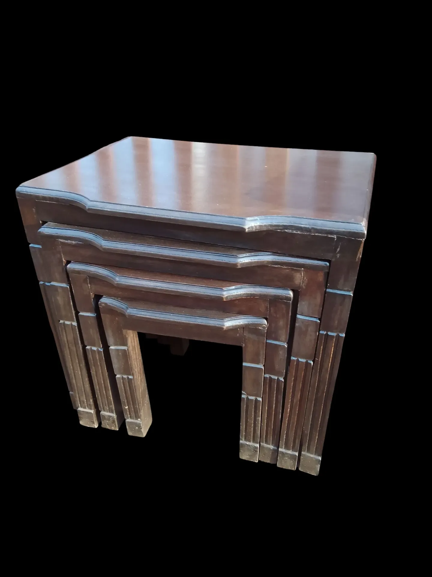 Nest of stools