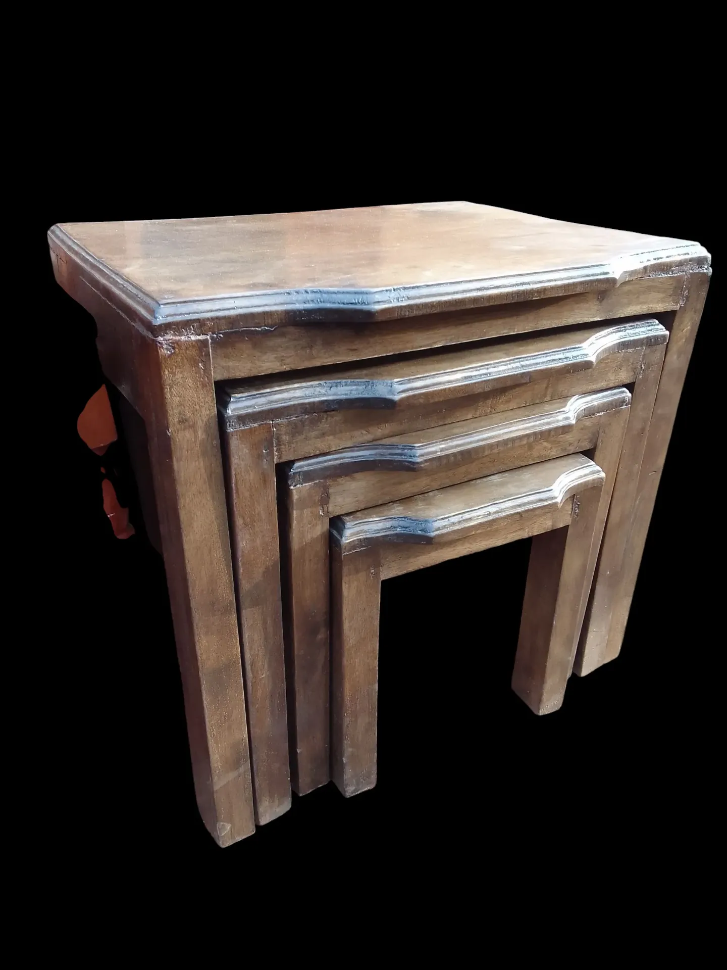 Nest of stools