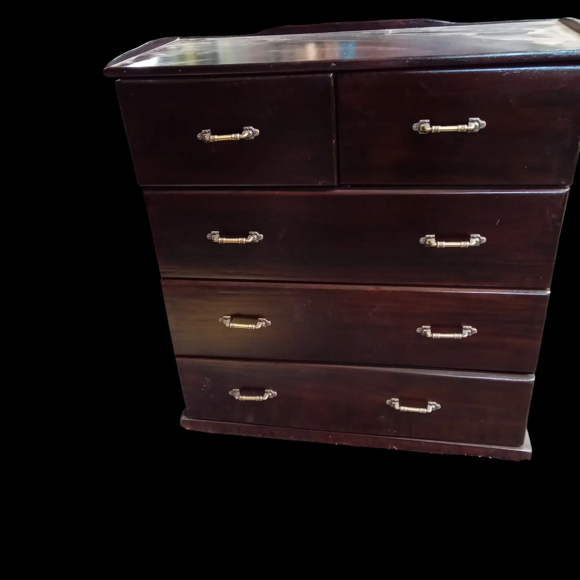 Chest of drawers