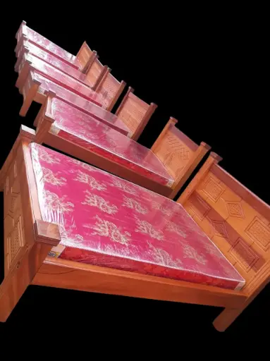 King-size bed 